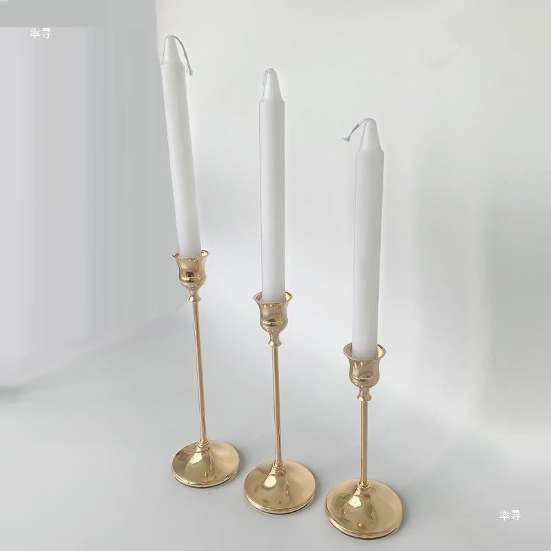 Europejski Złoty Świecznik z Kutego Żelaza - Luksusowy Romantyczny Dekor na Kolację przy Świecach