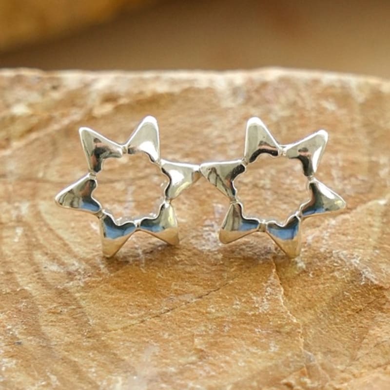 BELLOOGGI Star Whith a Heart Earring
