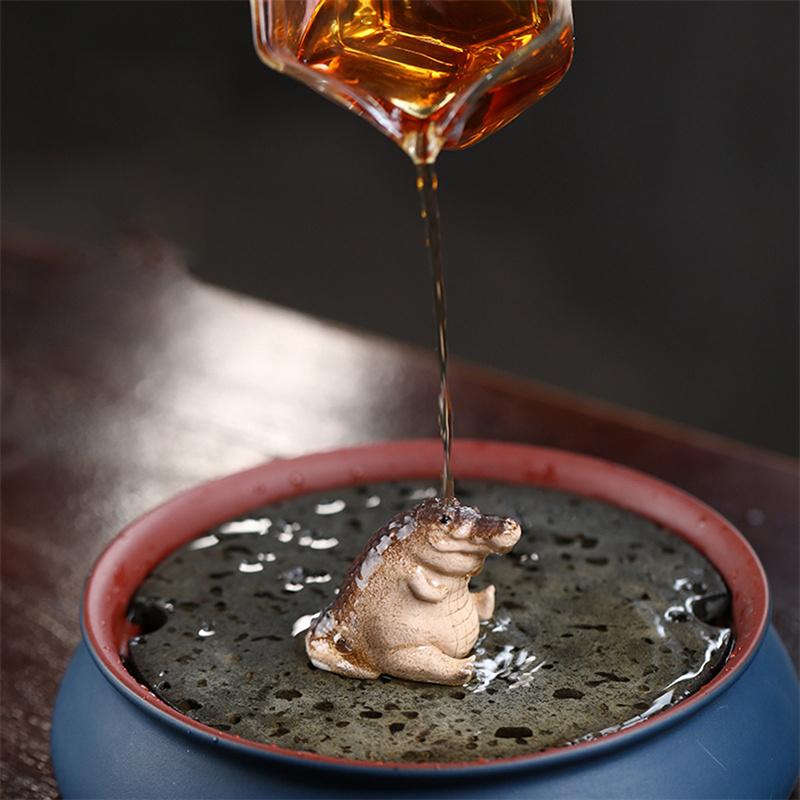 Boutique Purple Sand Tea Petting Piccolo coccodrillo Tea Pet Ornamenti Decorazione da tavola per la casa Statua in resina Artigianato Regalo