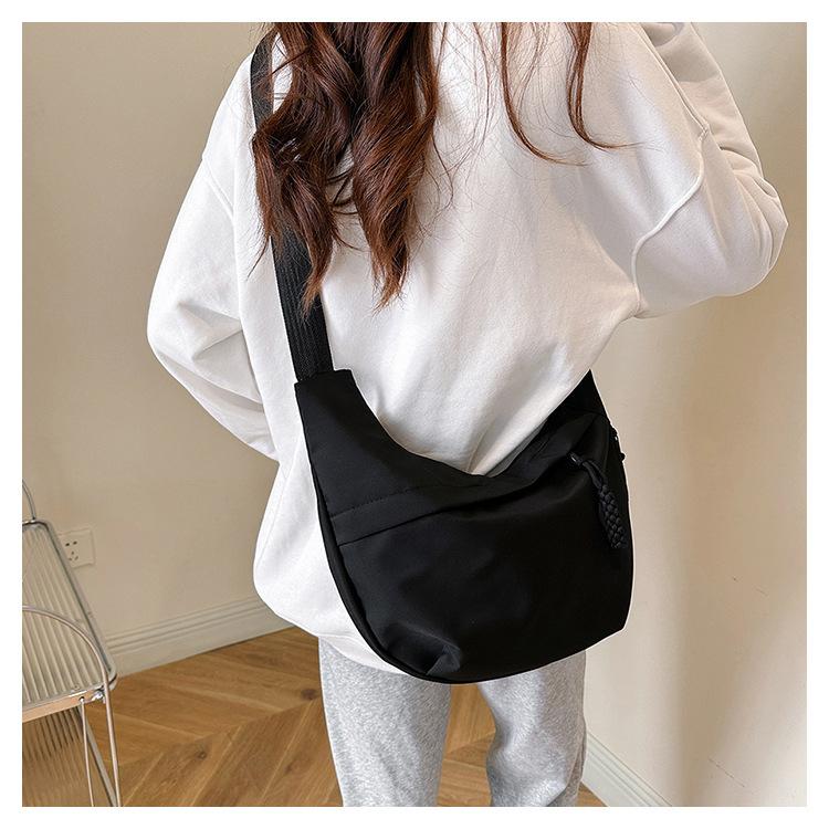 1Pc Solid Color Simple Large Capacity Korean Version of Foreign Style Leisure Bag New Versatile Ins Shoulder Messenger Bag Dumpling Bag