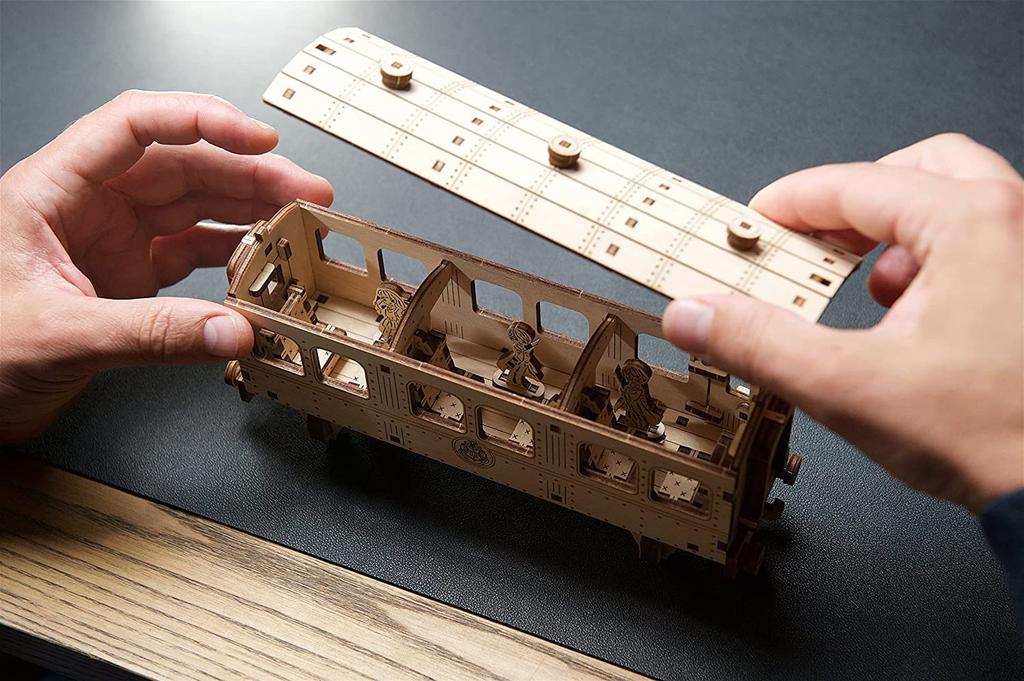 Ugears Harry Potter Hogwarts Express Wooden Puzzle, Craft Model, No Glue or Tools Required, Adults