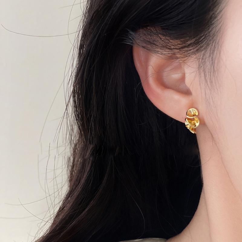 Elegant Flower Earrings Suitable for Women Comfortable Wear Ear Studs Suitable for Daily and Formal Occasions Wear