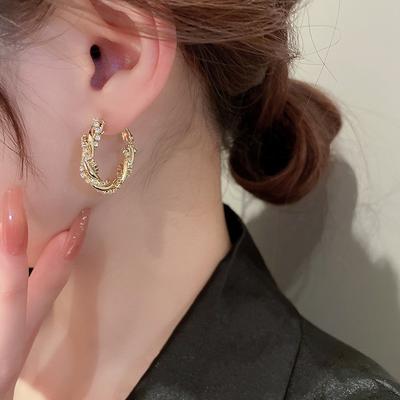 Huitan Lussu Orecchini a Cerchio Trendy in Zirconia Cubica Colore Oro Orecchini alla Moda per Donne Moderni Versatili Femminili Gioielli CZ Lucenti