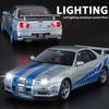 1/18 Nissan GTR Straßenauto Legierungsmodell, simulierter Sound und Licht, Vorderradlenkung, Vierradstoßdämpfung, Schreibtischdekoration