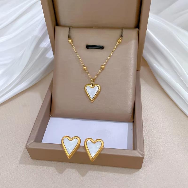 Fashion New Simple Design   Heart-Shaped  Gold Plated Stainless Steel Earrings Necklace Bridal Set For Wedding Party Gift