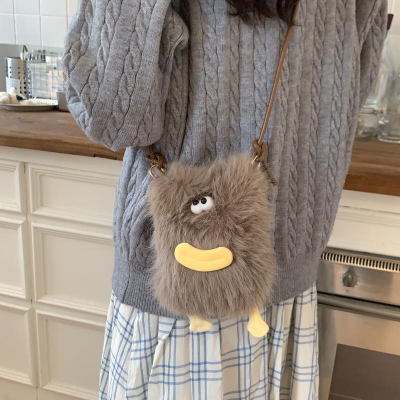 2025 autumn new plush cartoon mobile phone bag fashionable foreign personality cute fashion messenger mini bag tide