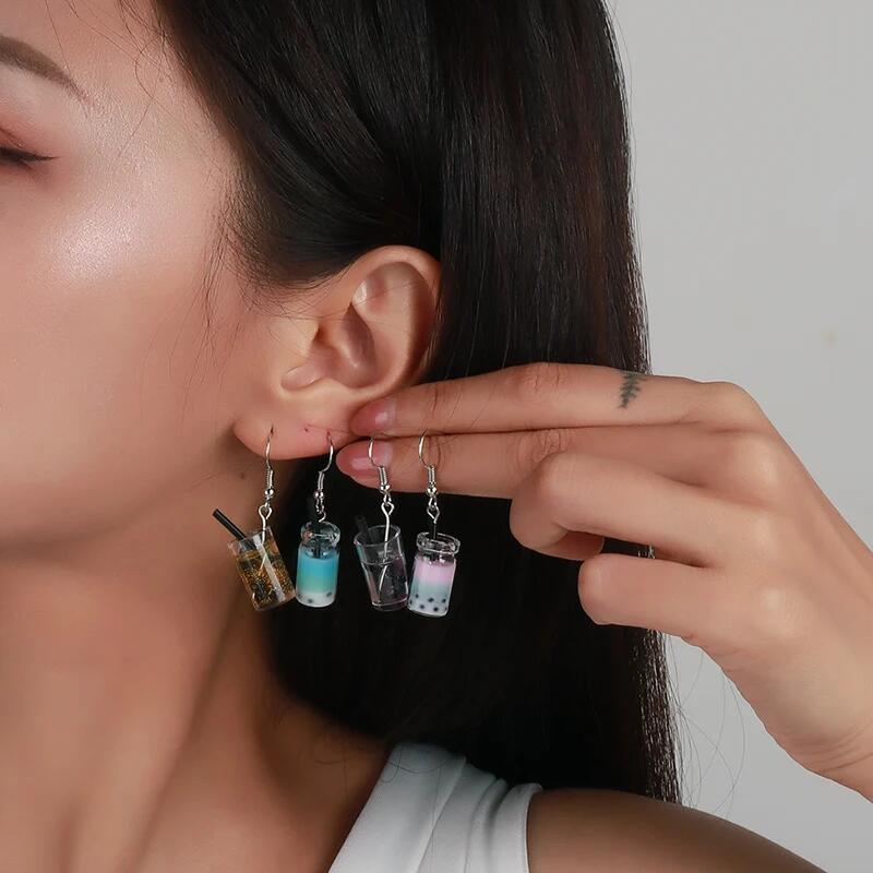 4 Paar Bubble Tea Tropfenohrringe Set für Damen Simulation Weinbecher Ohrringe Mädchen Party Schmuck Geschenke