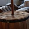 Mesa de Barril de Cerveja e Suporte para Guarda-Sol – Madeira Natural 60 x 48,5 cm