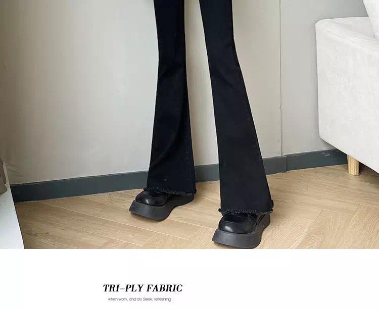 Schwarze High-Waist Cropped Flare Jeans im koreanischen Stil für Damen