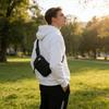Geestock Chest Bag For Men Nylon Waterproof Mini Sling Messenger Bag Outdoor Sports Fitness Cell Phone Bag Women Waist Bags