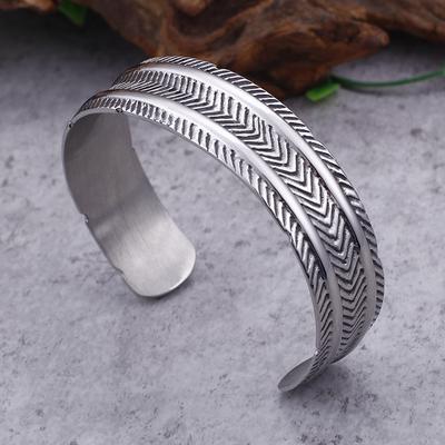 European And American Retro Men 'S Bracelets ,Fashionable And Creative Simple Titanium Steel Bracelets 