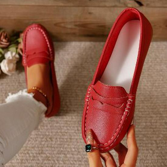 2024 Women's Flat-Soled Round-Toe Slip-On Casual Shoes: Lightweight, Fashionable, Four-Season Design
