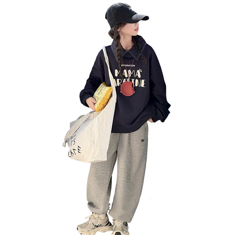 Herbst 2025 Mädchen-Sportbekleidung: Modisches Sweatshirt mit Buchstabenrevers und Hosen-Set