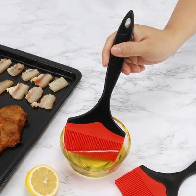 Oil Brush Easy To Clean Silicone Basting Pastry Brush Heat Resistant Oil Sauce Brush for Home Kitchen