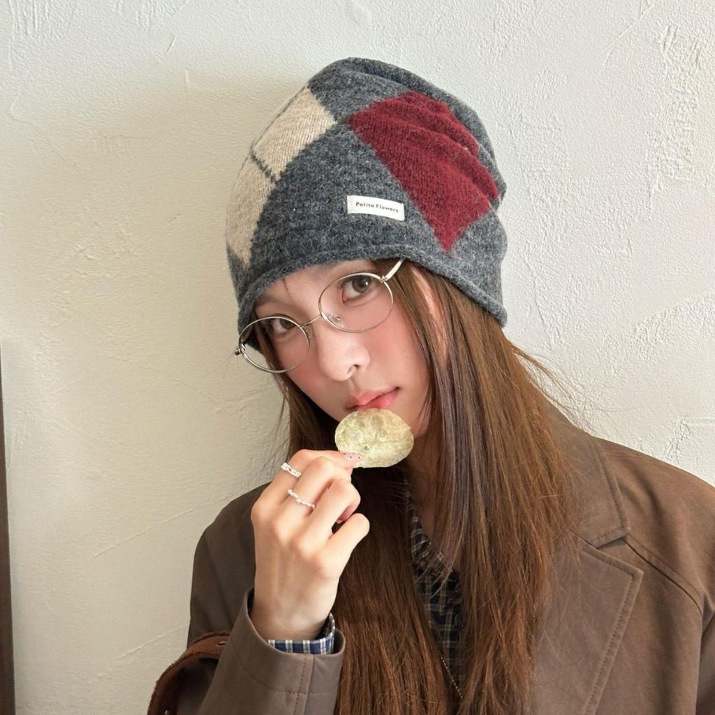 Diamond-shaped color-block plaid knit wool pile hat for women, autumn/winter, American vintage style, warm ear protection cold hat for men