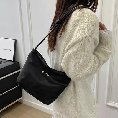 Neue Koreanischer Stil Modische Nische Schultertasche Handheld Trendige Lässige Bucket Bag für Frauen Pendeln zur Arbeit Umhängetasche