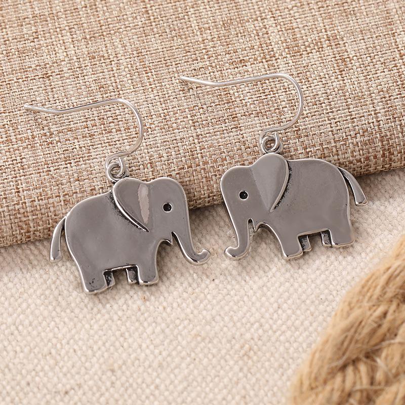 European and American personalized copper stud earrings niche earrings spot Yiwu