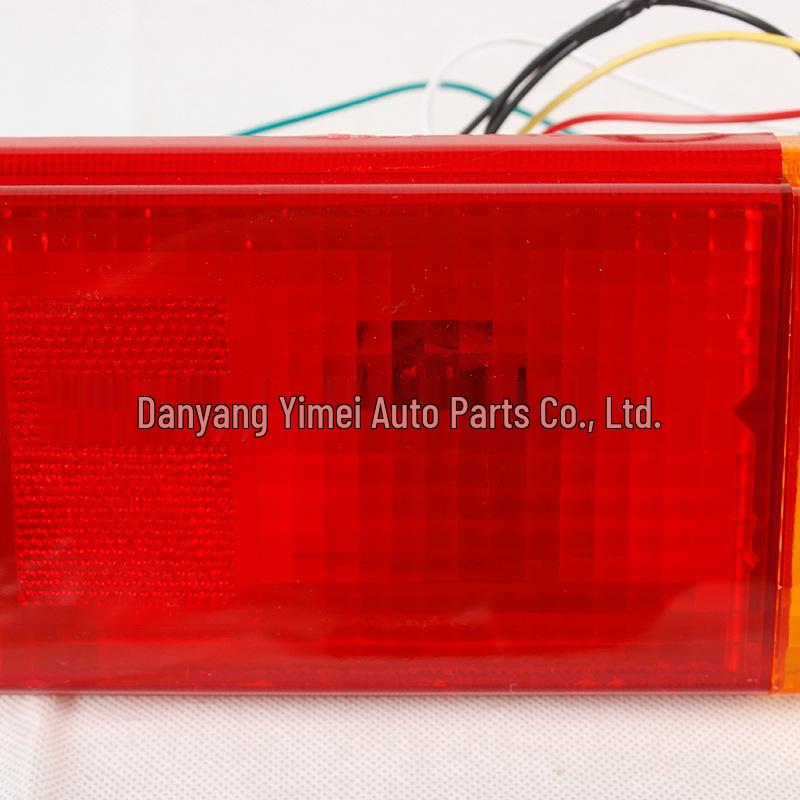 UD Truck Three-Color Taillight for Hino 300/500 & LCFJ79 Models