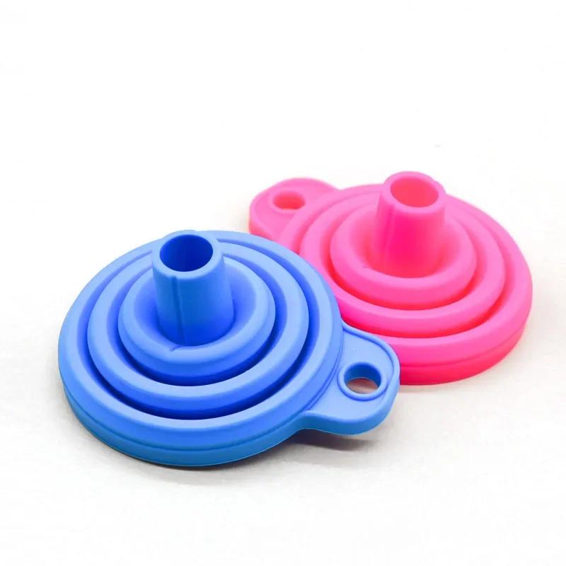 Imbuto universale pieghevole in silicone per olio motore e liquido lavavetri: portatile, flessibile e ideale per la manutenzione dell'auto