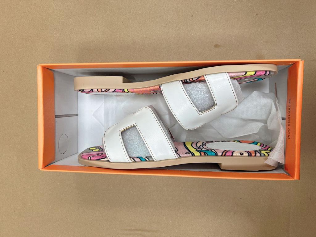 Summer Internet celebrities new Korean version of one-word slippers women wear h slippers versatile sandals flat beach shoes large size shoes