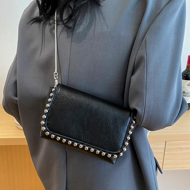 Damen Quadrat Nieten Schwarz Tasche Crossbody Kette Kompakt Schultertasche Premium Langlebige Qualität Nützlich Praktisch Zuverlässig