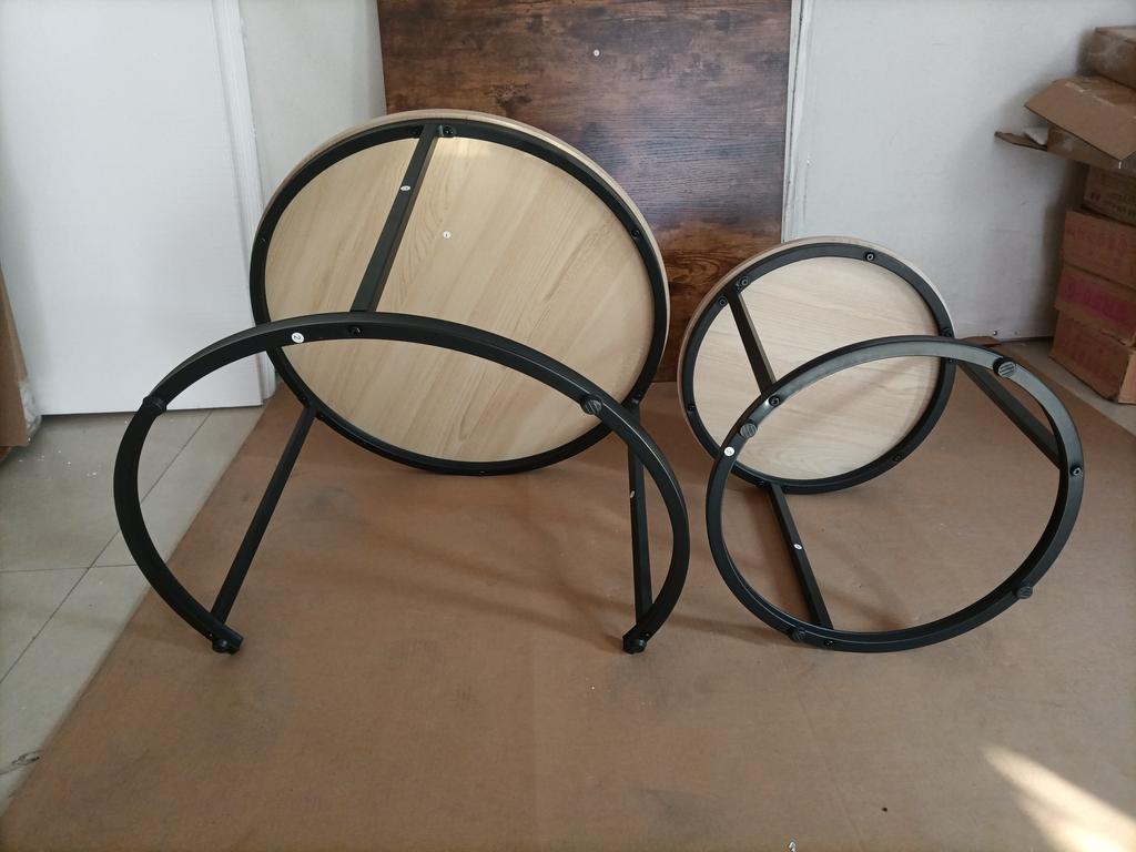 Two-Piece Nesting Coffee Table Set, Oak Veneer, Round with a Diameter of 60 cm, Metal Frame, Modern Style, Suitable for Living Room, Bedroom, Balcony.