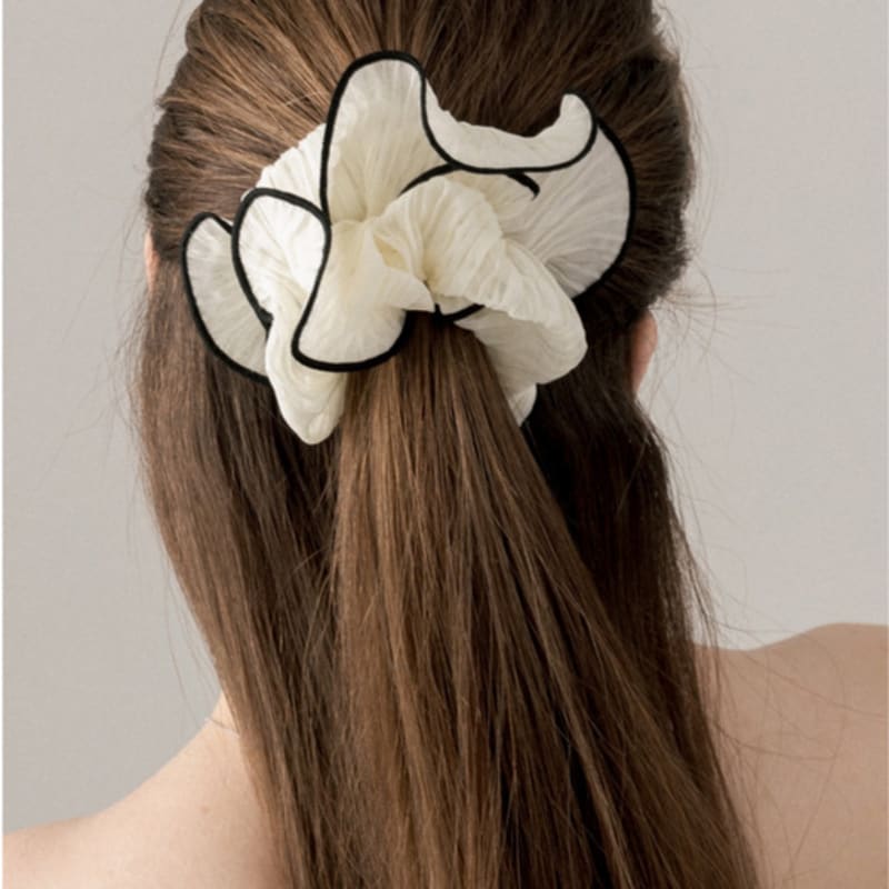 LILYKORI Ivory Black Cat Scrunchie