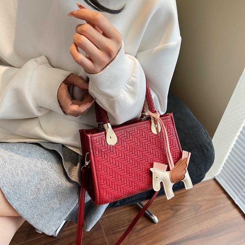 High-end Woven Pattern Small Bag Women's New Trendy Fashion Portable Tote Versatile Commuter Messenger Bag