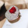 Inel de zircon pentru doamne de lux Bijuterii de petrecere la modă Inel de zircon cu dragoste roșie Bijuterii de petrecere de înaltă calitate Inel de logodnă Cadou de aniversare Bijuterii Inel de petrecere