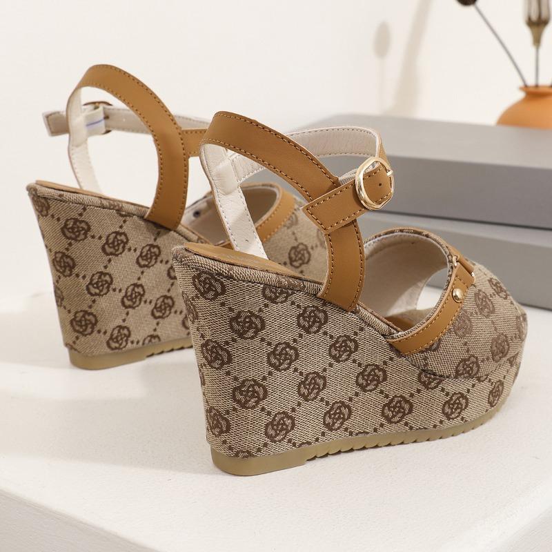 2024 New Women's Shoes Fashion Shoes Casual Slippers Summer Vintage Print Open-toed Slippers Lightweight and Comfortable 10CM