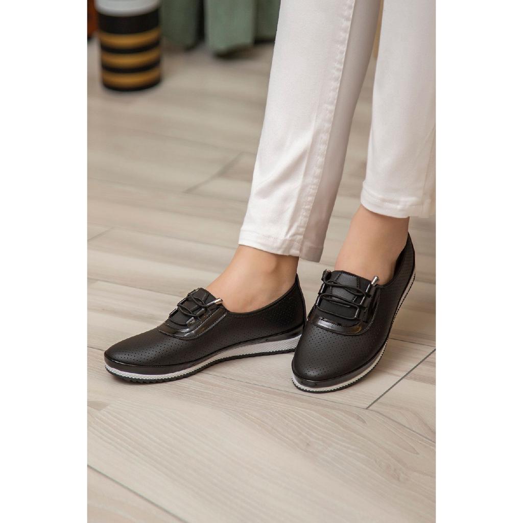 Orthopädische Ballerina-Schuhe aus weicher Haut für Damen mit perforiertem Kordelzug