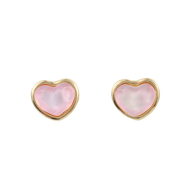 Ladies Heart Stud Earrings Pendant Needle Retro Simple Fashionable and Versatile Jewelry Accessories
