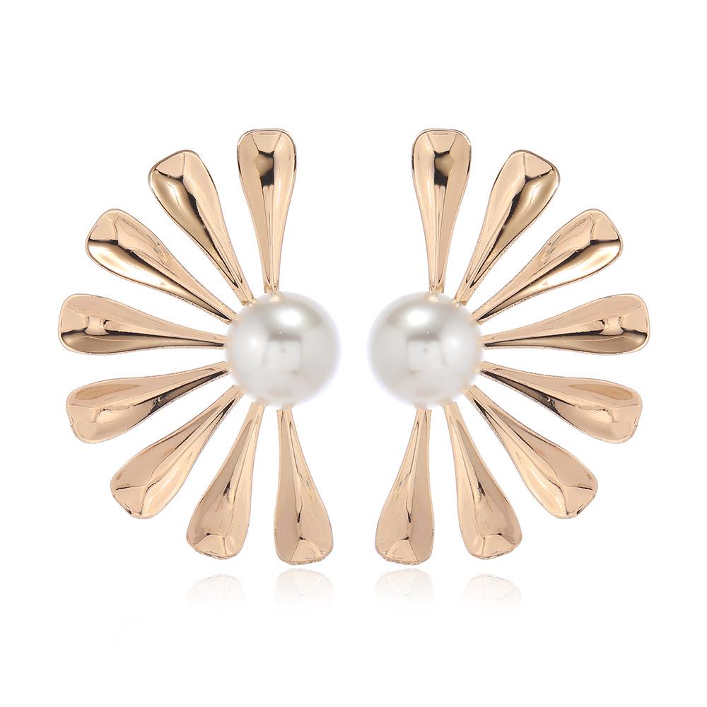 European-American Retro Geometric Wave Pattern Earrings