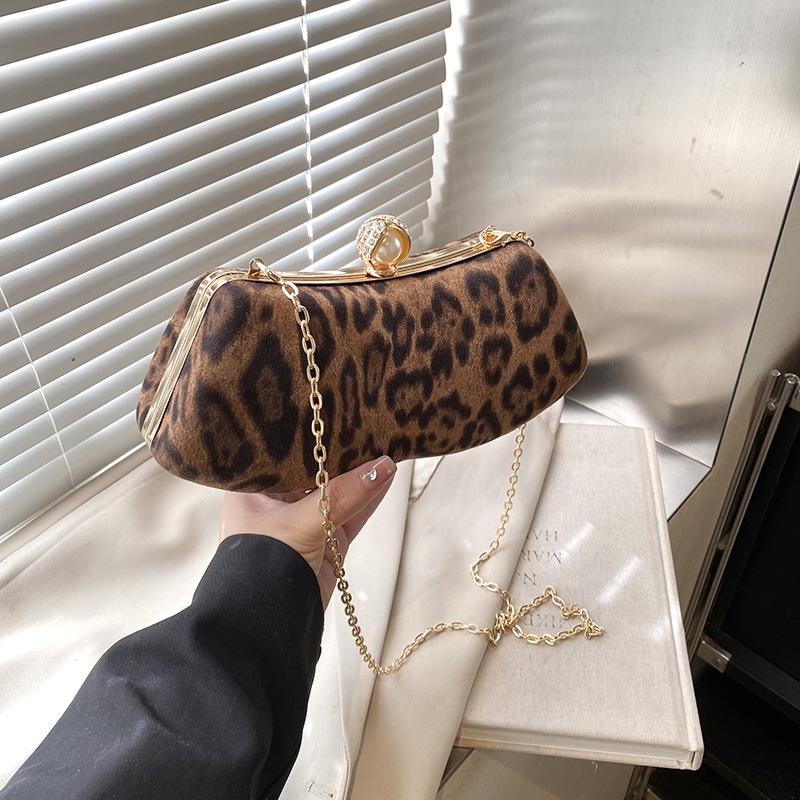 2025 Personalized Fashion Leopard Print Small Bag Women's Dinner Bag Clip Box Bag Mouth Gold Bag Banquet Chain Messenger Bag