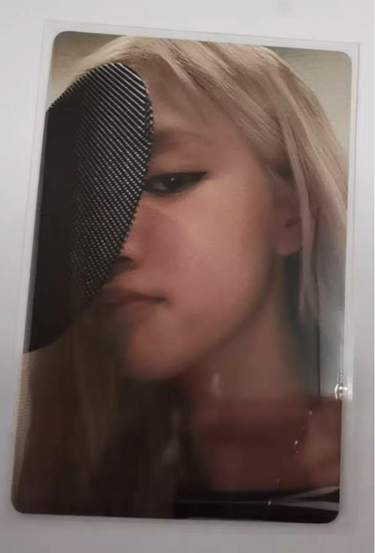 

[USED] BLACKPINK Rosé Rosie China Nanjing Pop-Up Purchase Bonus A