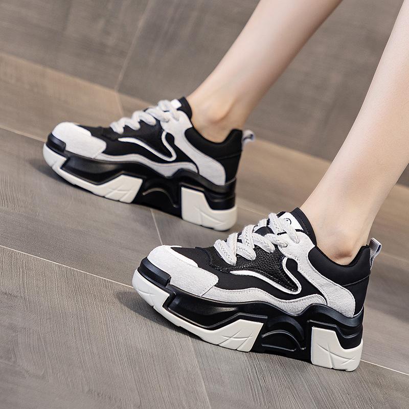 2025 autumn new little white shoes female student sports shoes Internet celebrity casual fashion dad shoes versatile thick sole