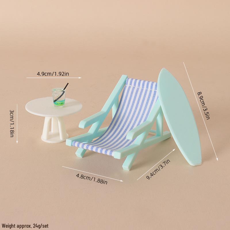 Miniature Beach Lounge Chair for Dollhouse Scenes
