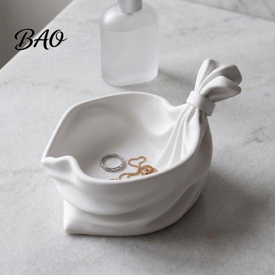 Modern Home Decor Tray 3D Printed Gift Bag Shaped Storage Tray, Pleated Catchall Bowl for Candy, Small Jewelry Organizer Festive Table Centerpiece