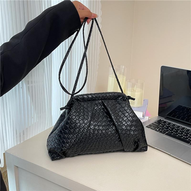 Woven Clip Women's Cloud Bag Fashionable Light Luxury Pleated Small Versatile and Stylish Shoulder Clutch Crossbody Bag