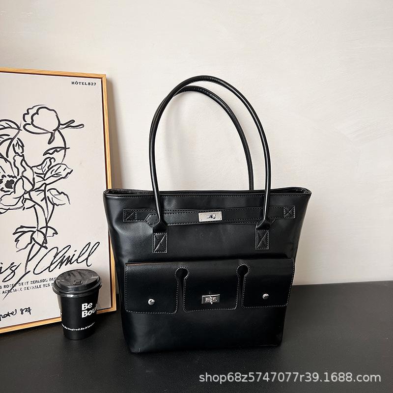 Portable large-capacity fashion tote bag 2025 winter new simple casual shoulder bag feeling versatile women's bag explosion