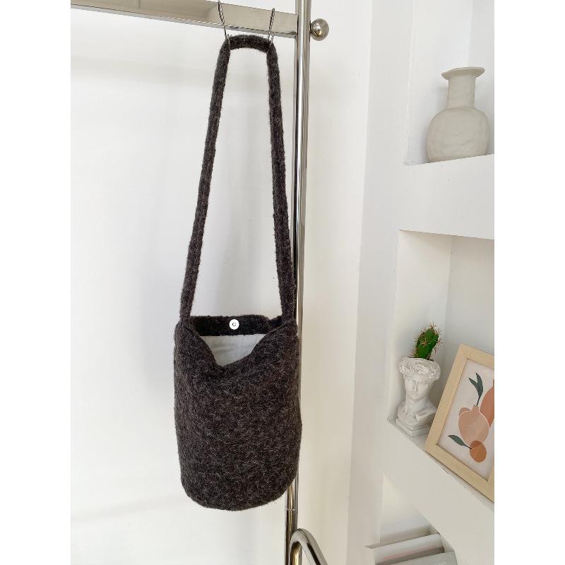 Autumn and Winter Soft Waxy Plush Bucket Bag Retro Versatile Messenger Bag Simplicity Large Capacity Shoulder Bag Women