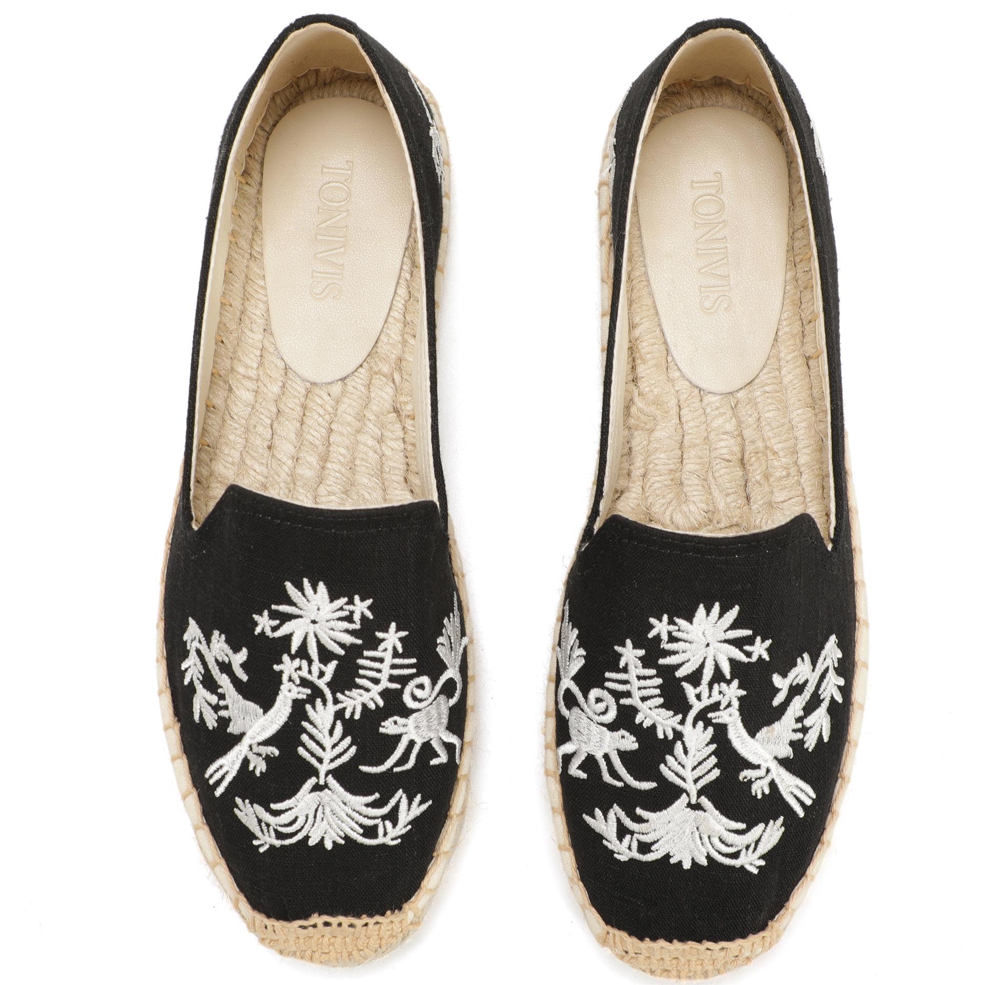 

Women s Versatile Slip-On Embroidered Fashion Flat Shoes US 6 (EU 36)