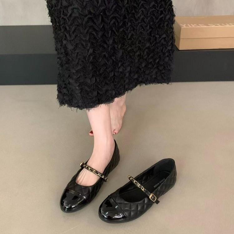 

New round head splicing engraved inner slope heel metal chain fashion commuter plaid gentle women s single 35