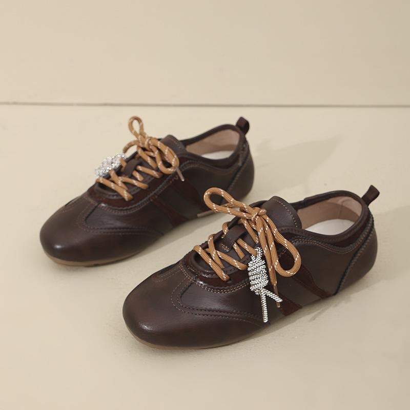 

Jiayun ballet training shoes women s shoes 2025 new autumn retro versatile light white shoes flat racing shoes 40 темно-коричневого