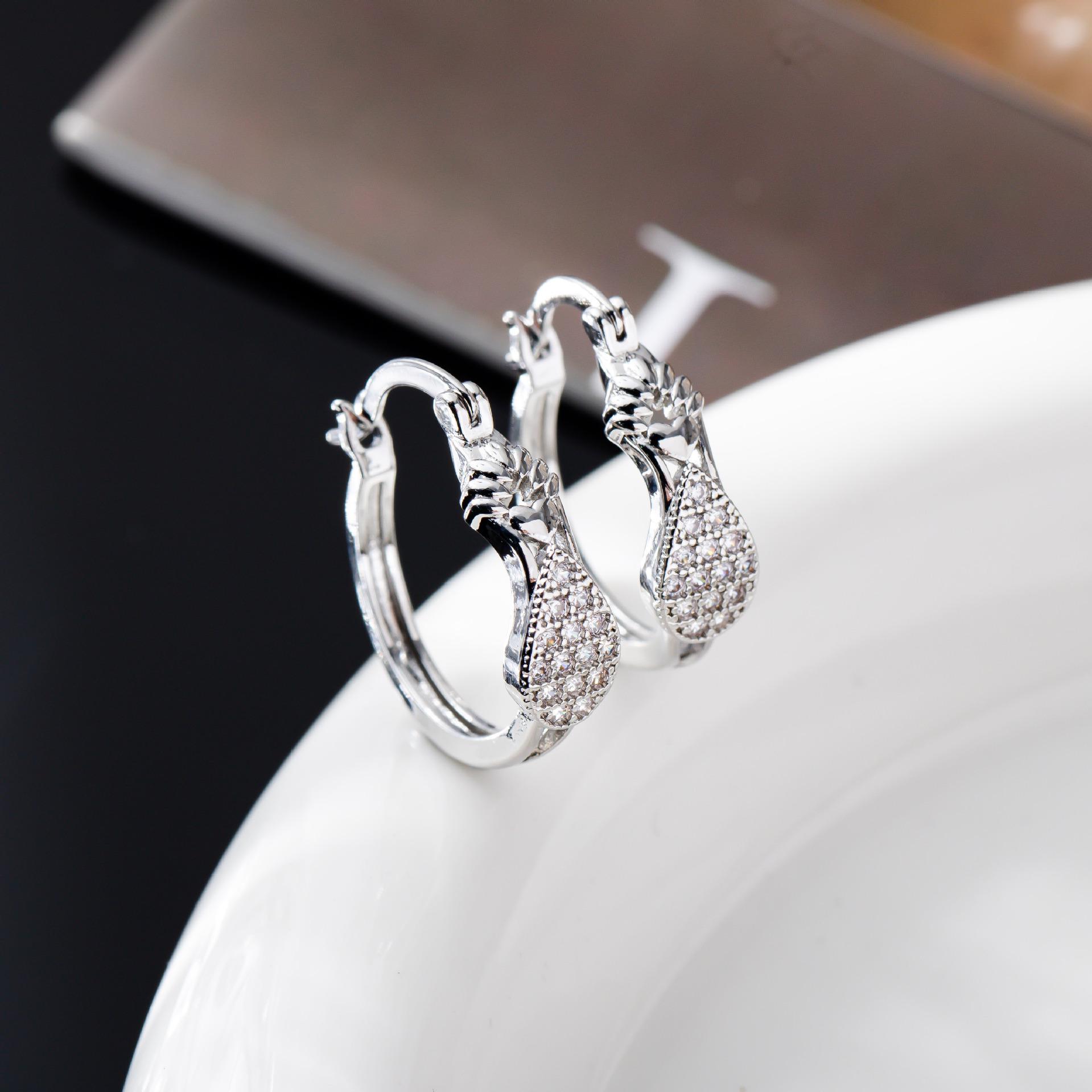 Korean Water Drop Heart Earrings: Gold & Silver Rhinestone Stud Hoops for Women.