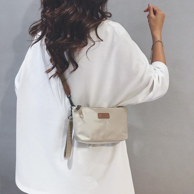 

Classy Nylon Outing Shoulder Bag
