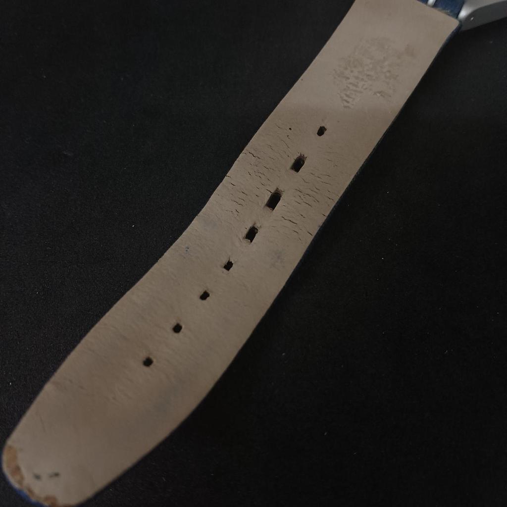 Used SWATCH YGS9005 Watch