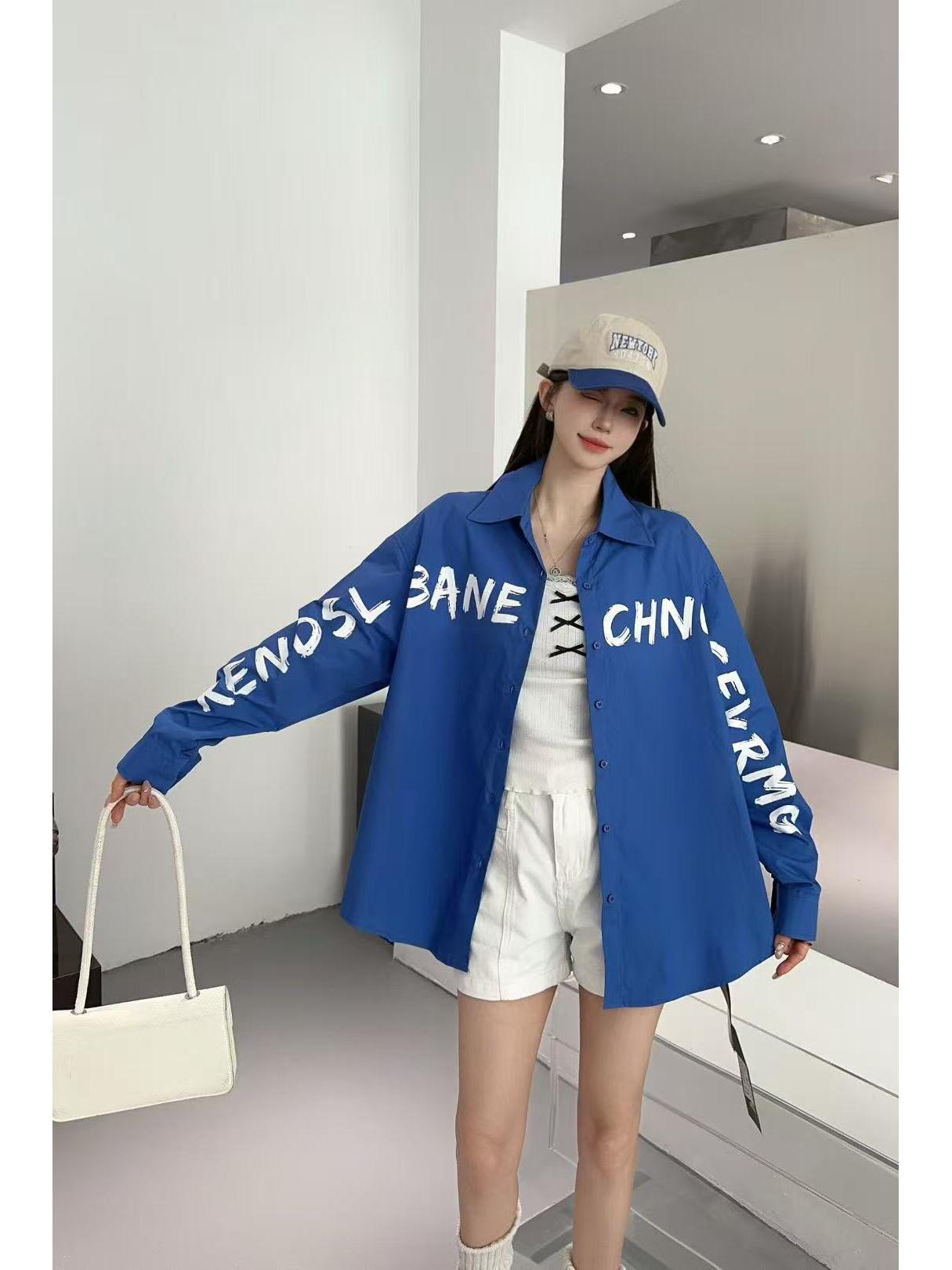 Women s European-Style Spring 2026 Letter Print Loose Irregular Hem Mid-Length Shirt One Size синий