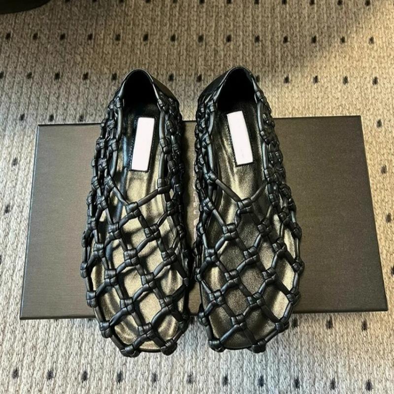 Round Head Sandals Summer Single Shoes Women's 2025 New Low-heeled Flat-bottomed Niche Designer Hollow Woven Mesh Pig Cage Shoes