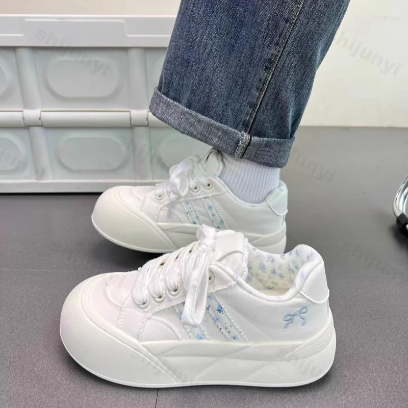 Women's Casual Sports Shoes 2026 Autumn Comfortable Anti Slip Outdoor Vulcanized Shoes Retro Fashion Platform Zapatos Mujer